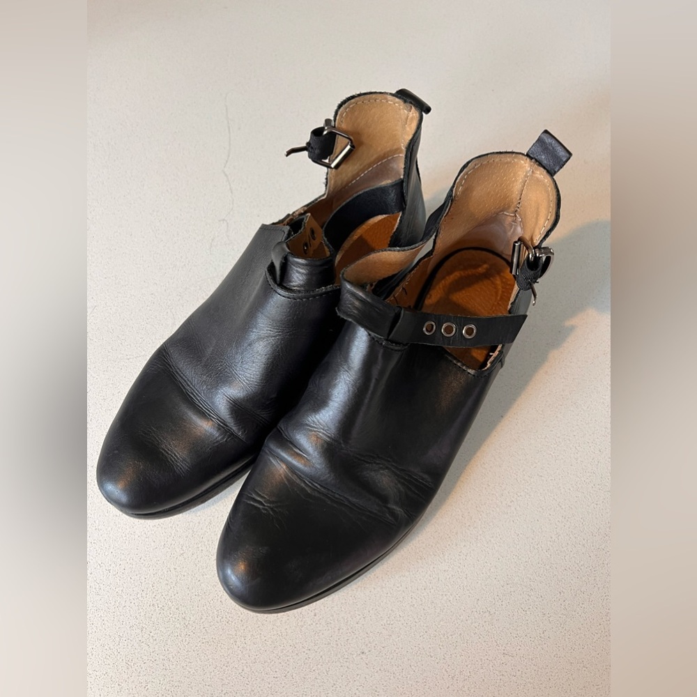 Black leather ankle boots - Made in Italy